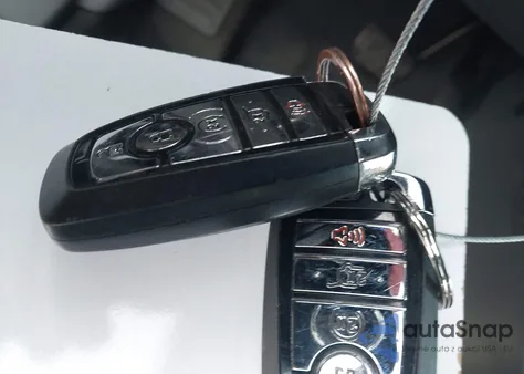 2021 Lincoln Nautilus Reserve z USA, uszkodzony, nr VIN 2LMPJ8KP4MBL10743